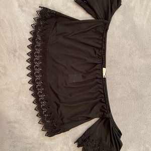 Pacsun- never worn black off the shoulder crop top with lace detail, size L